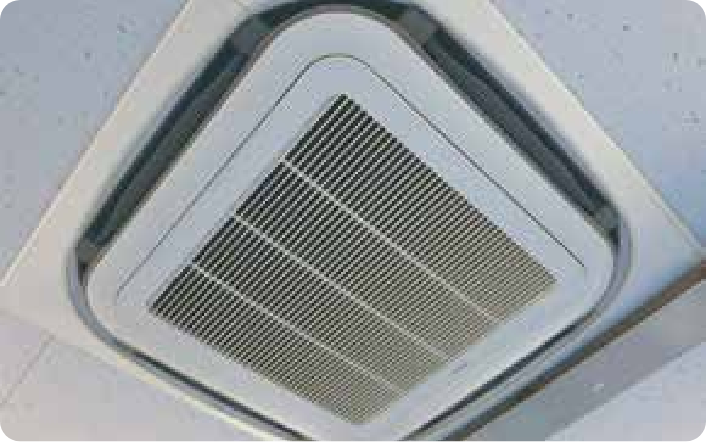 写真：天井埋込型エアコン