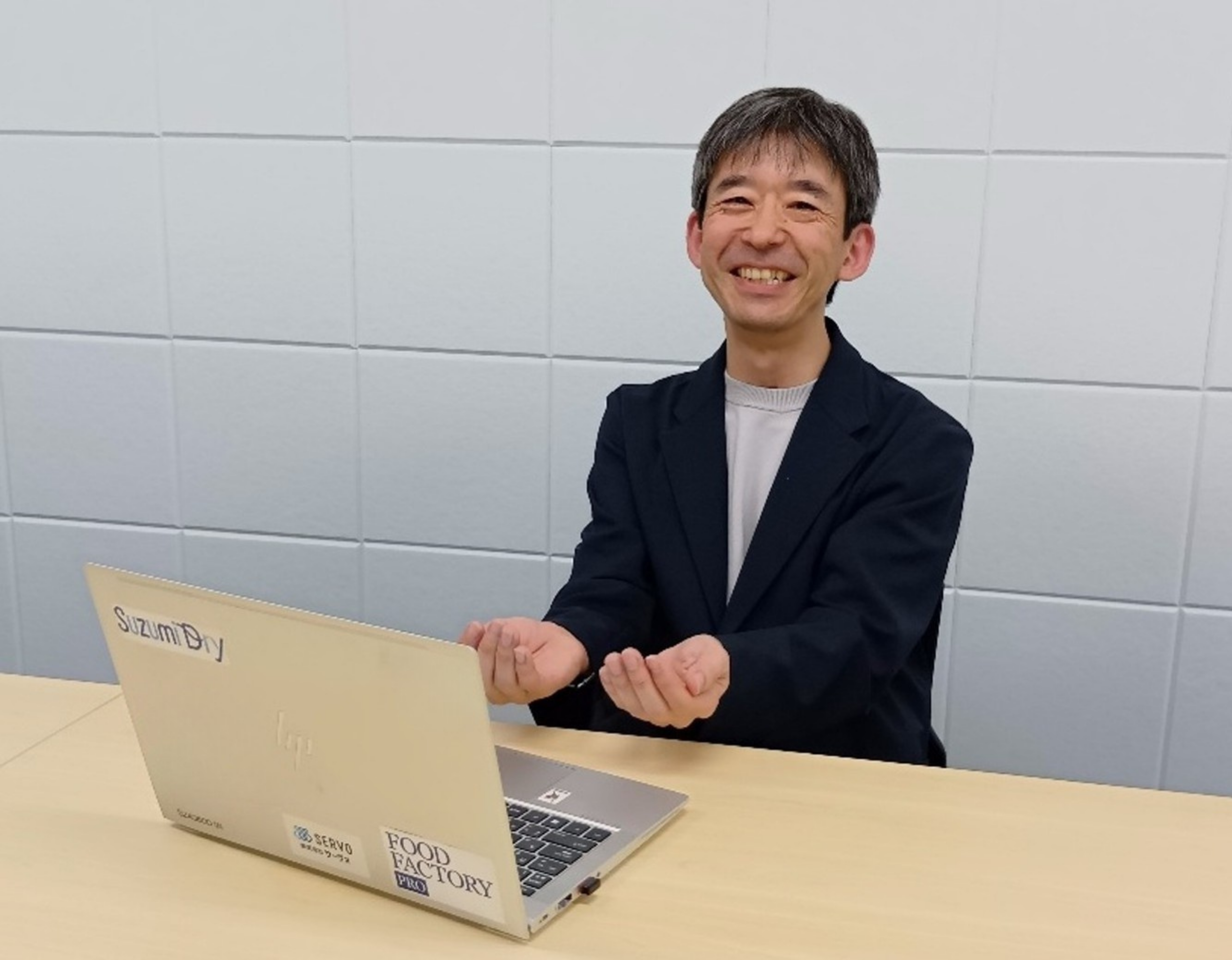 サーヴォ取材中の様子